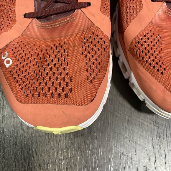 On Cloud Running Mens Sneakers - Picture 9 of 11